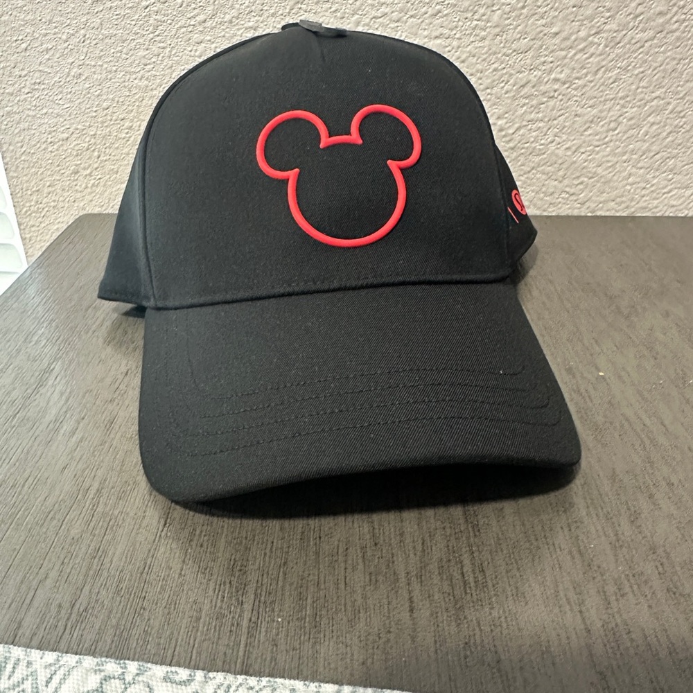 Disney x lululemon Unisex Classic Structured Ball Cap
Black / Size S/M